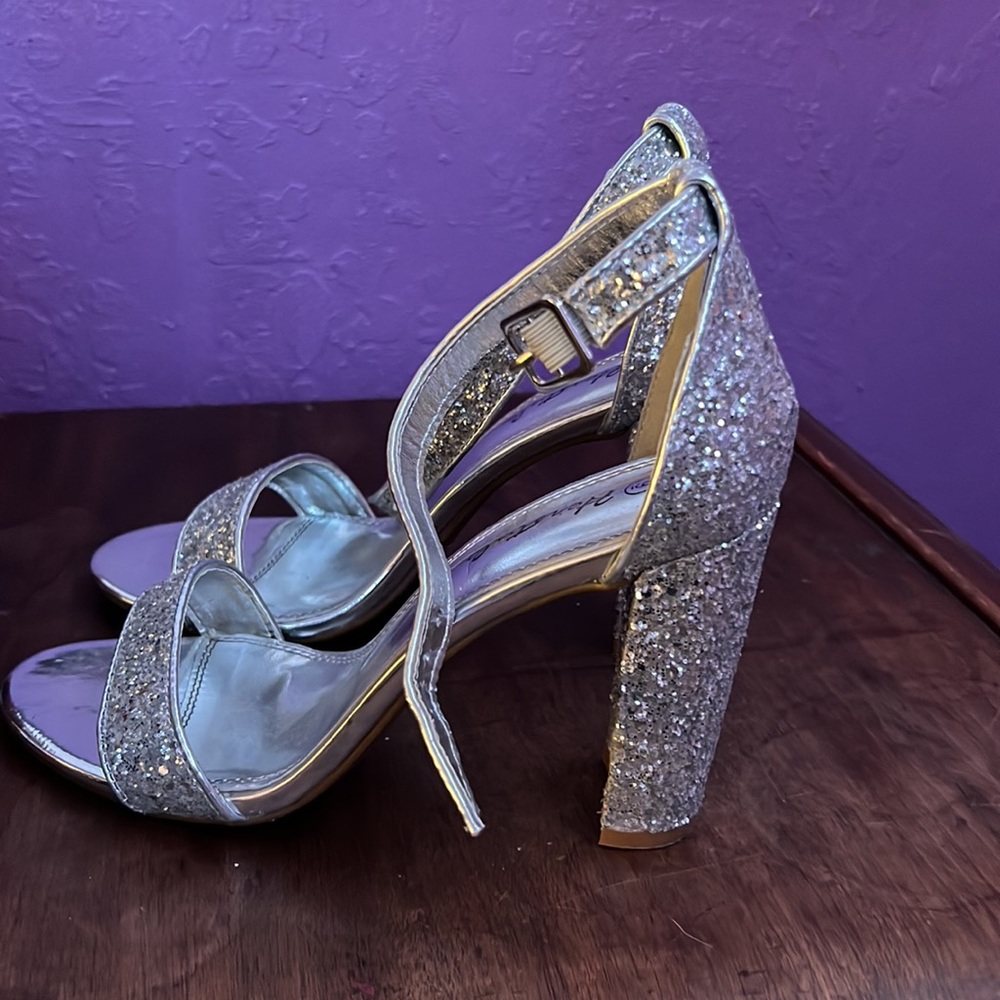 sparkly open toe block heels - Picture 3 of 4